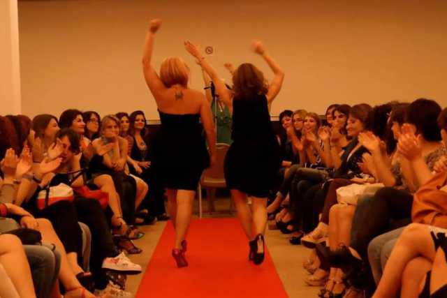 Imparare a camminare sui tacchi: �Per liberare la propria femminilit�